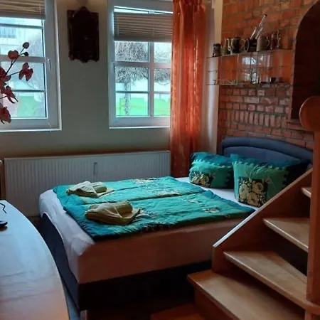 Pommerngreif -grosse , Familiaer, Mit Poolnutzung Und Grillmoeglichkeit Apartmán