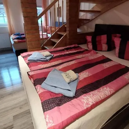 Pommerngreif -grosse , Familiaer, Mit Poolnutzung Und Grillmoeglichkeit Apartmán
