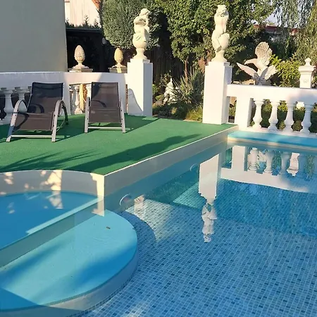 Pommerngreif -grosse , Familiaer, Mit Poolnutzung Und Grillmoeglichkeit Apartmán *