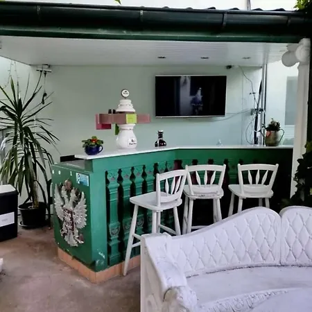 Apartmán Pommerngreif -grosse , Familiaer, Mit Poolnutzung Und Grillmoeglichkeit