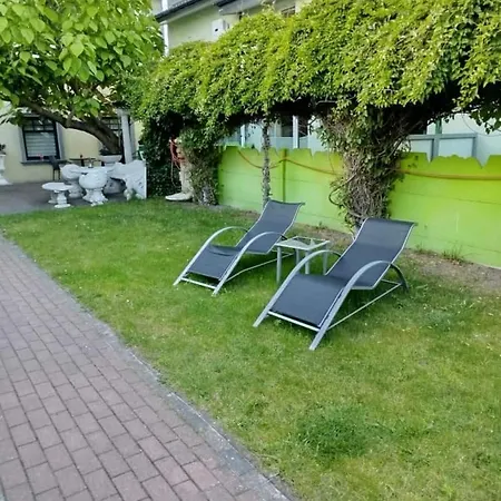 Pommerngreif -grosse , Familiaer, Mit Poolnutzung Und Grillmoeglichkeit