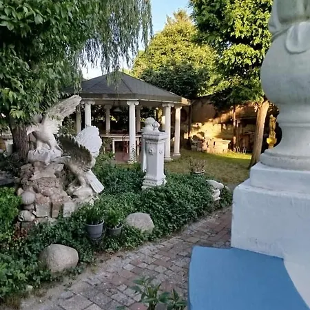 Pommerngreif -grosse , Familiaer, Mit Poolnutzung Und Grillmoeglichkeit